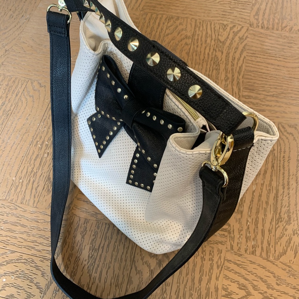 Betsey Johnson Purse - Picture 3 of 8